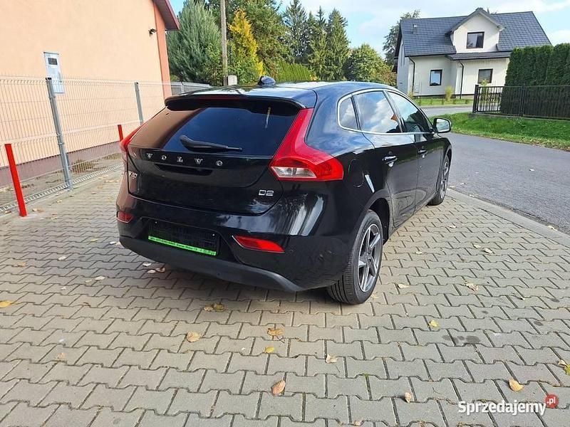 Czarny Używany 2016 Volvo V40 Kombi | 36 900 zł (Uczciwa cena) - Obraz 1/4
