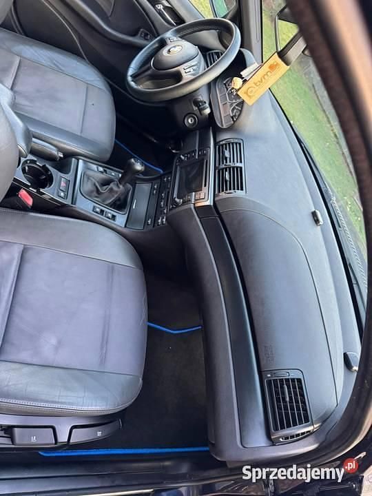 Używany BMW 320 Lifestyle 2003 Granatowy Kombi