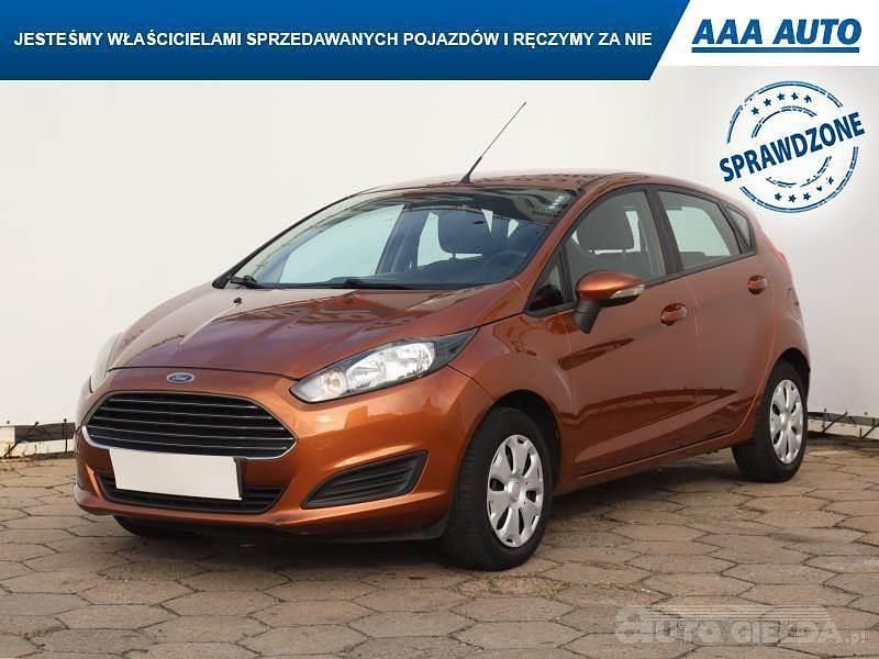 Używany Ford Fiesta 2015 Brązowy