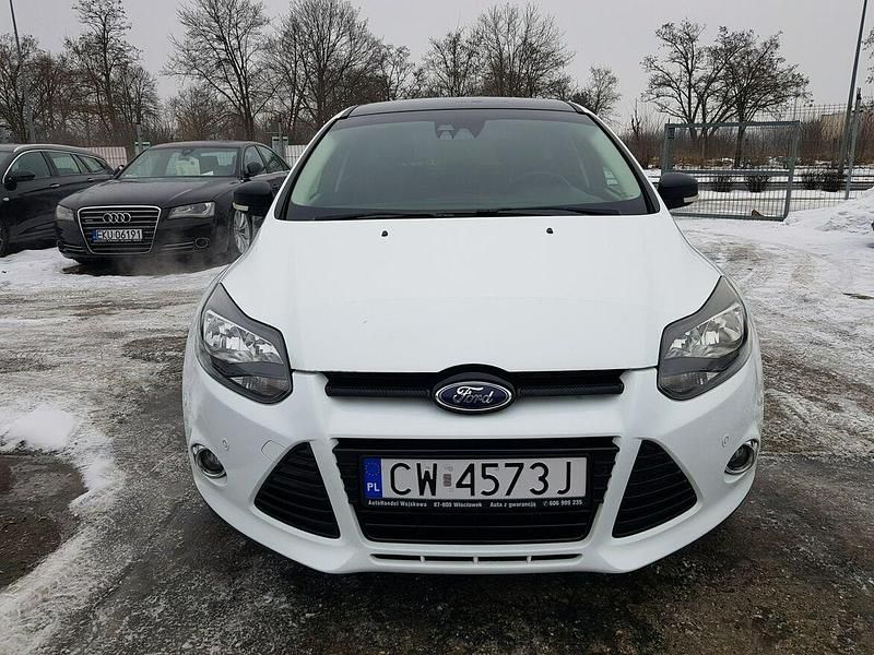 Używany Ford Focus 182 KM (133 kW) 2014 Biały Hatchback