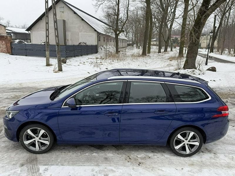 Używany Peugeot 308 SW Allure 150 KM (110 kW) 2017 Niebieski Kombi