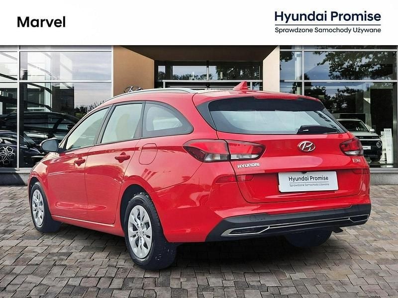 Używany Hyundai i30 160 KM (117 kW) 2023 Czerwony Kombi