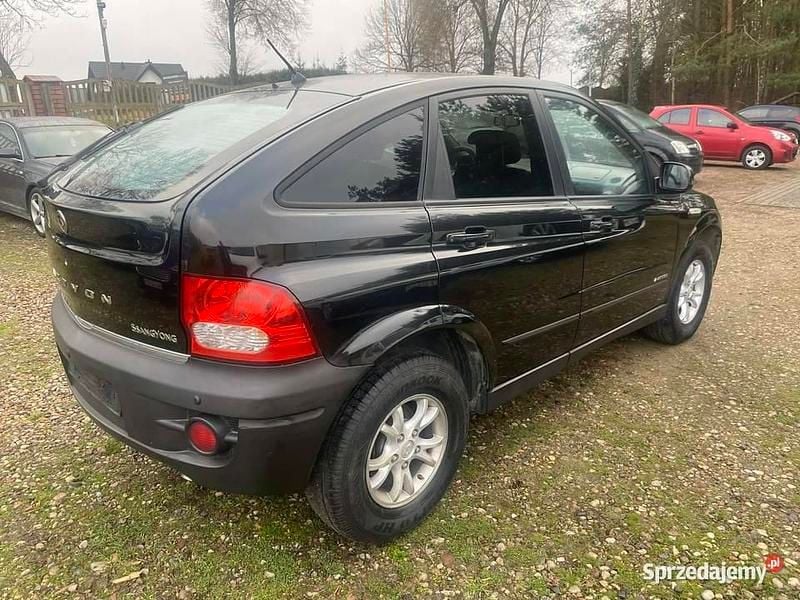 Czarny Używany 2009 Ssangyong (KGM) Actyon SUV | 12 900 zł - Obraz 1/4