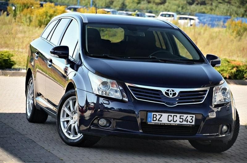 Niebieski ciemny (metalik, perła) Używany 2010 Toyota Avensis Kombi | 16 900 zł (Super Cena) - Obraz 1/4