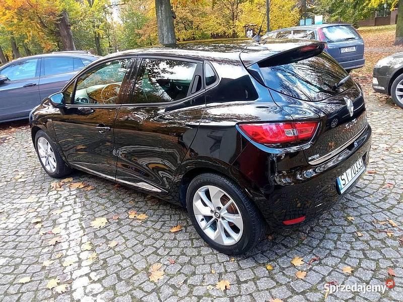 Czarny Używany 2016 Renault Clio IV LIMITED Hatchback | 28 900 zł (Uczciwa cena) - Obraz 1/4