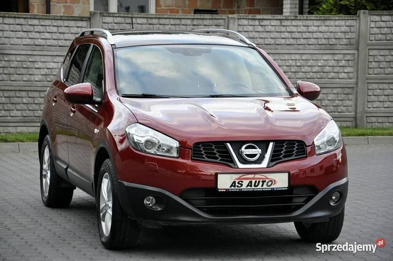 Czerwony Używany 2010 Nissan Qashqai +2 Tekna SUV | 34 900 zł (Dość drogi) - Obraz 1/4