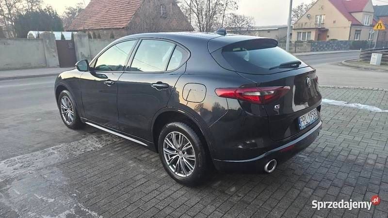 Używany Alfa Romeo Stelvio 280 KM (205 kW) 2019 Czarny SUV