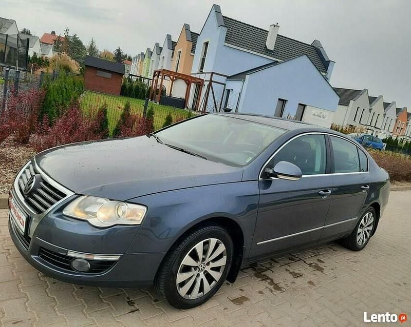 Szary Używany 2010 VW Passat Sedan/Limuzyna | 22 990 zł (Uczciwa cena) - Obraz 1/4