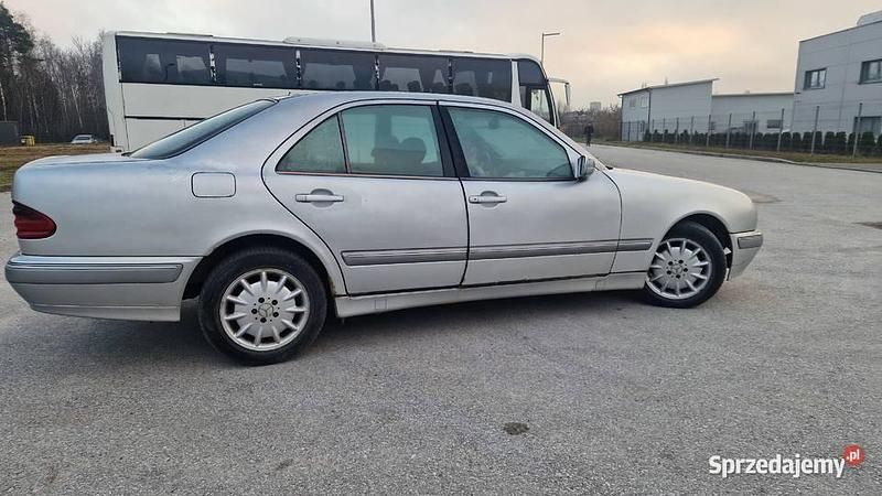 Używany 2001 Mercedes A210 | 1800 zł - Obraz 1/4