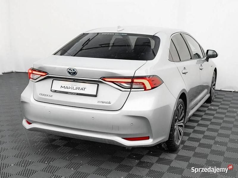 Używany Toyota Corolla Comfort 98 KM (72 kW) 2021 Srebrny Sedan/Limuzyna