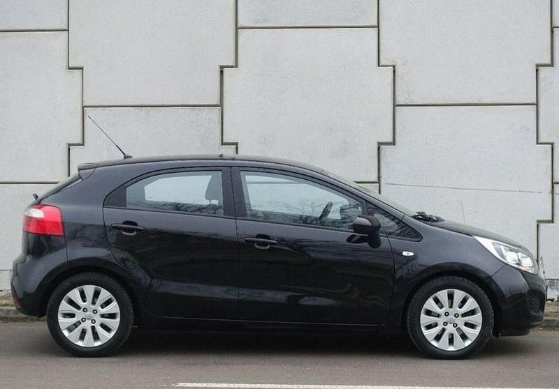 Używany Kia Rio 110 KM (80 kW) 2011 Inny kolor Hatchback