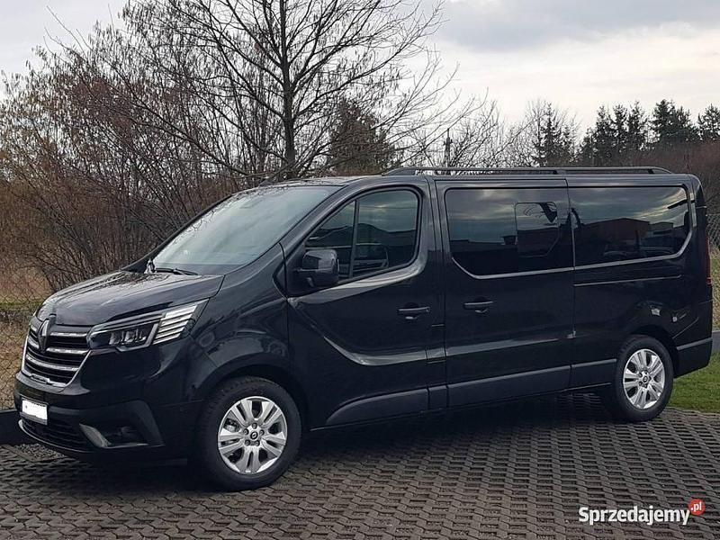 Czarny Używany 2023 Renault Trafic Van | 175 900 zł (Dość drogi) - Obraz 1/4