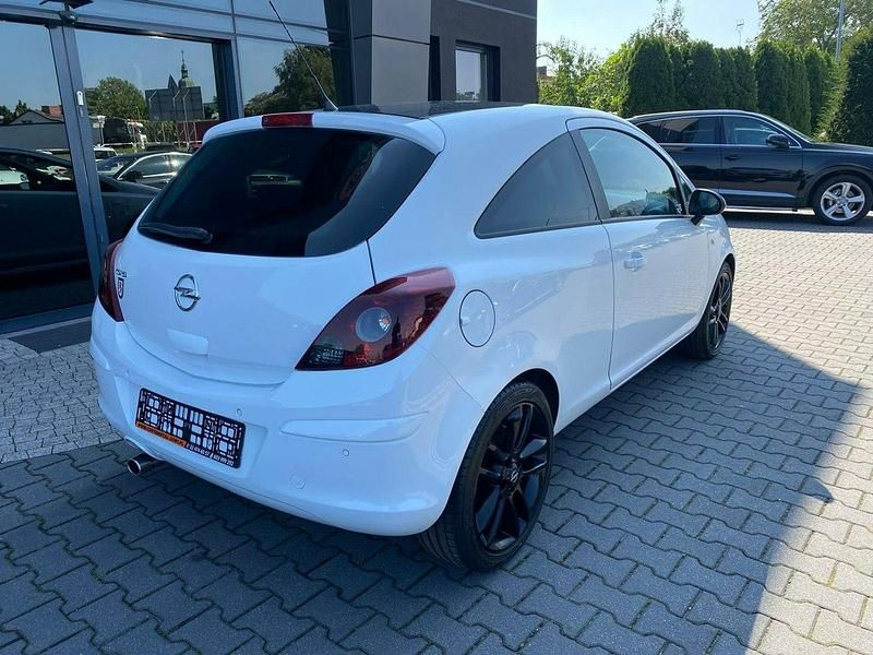 Używany Opel Corsa 80 KM (58 kW) 2014 Biały Hatchback