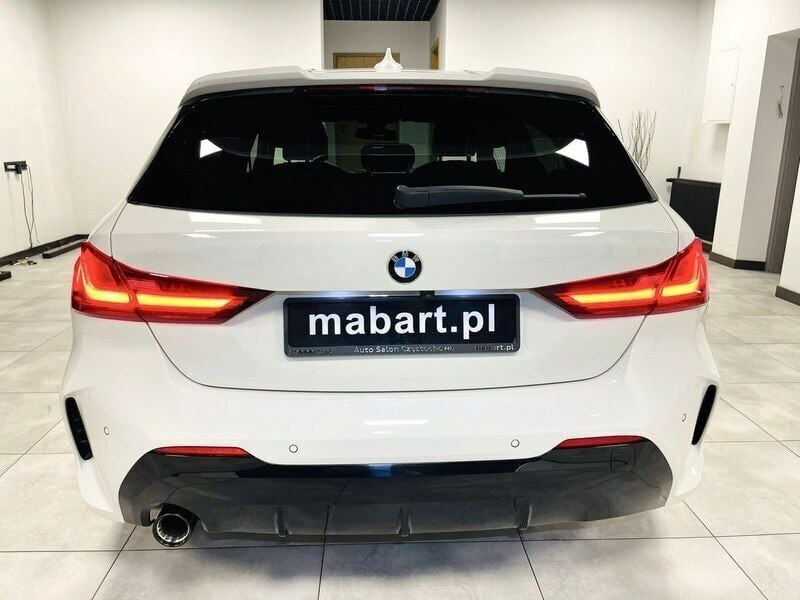 Używany BMW 118 M Sport 140 KM (102 kW) 2021 Biały Hatchback