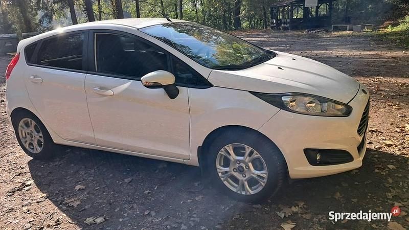 Używany Ford Fiesta 2014 Biały Hatchback