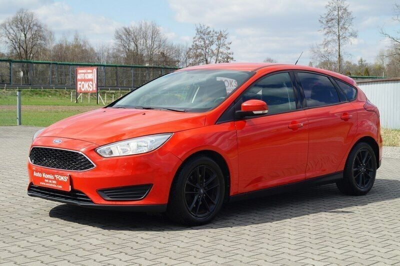 Czerwony Używany 2015 Ford Focus Hatchback | 37 500 zł - Obraz 1/4
