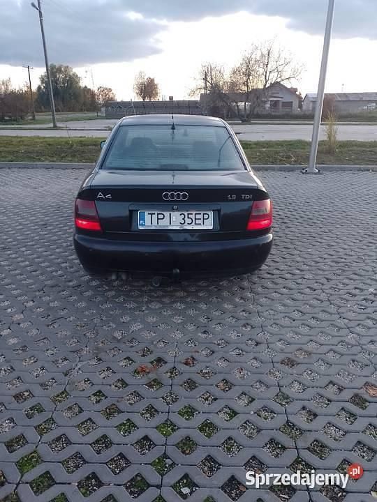 Używany Audi A4 1996 Czarny Sedan/Limuzyna