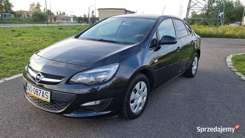 Używany 2015 Opel Astra Sedan/Limuzyna | 30 999 zł (Uczciwa cena) - Obraz 1/4