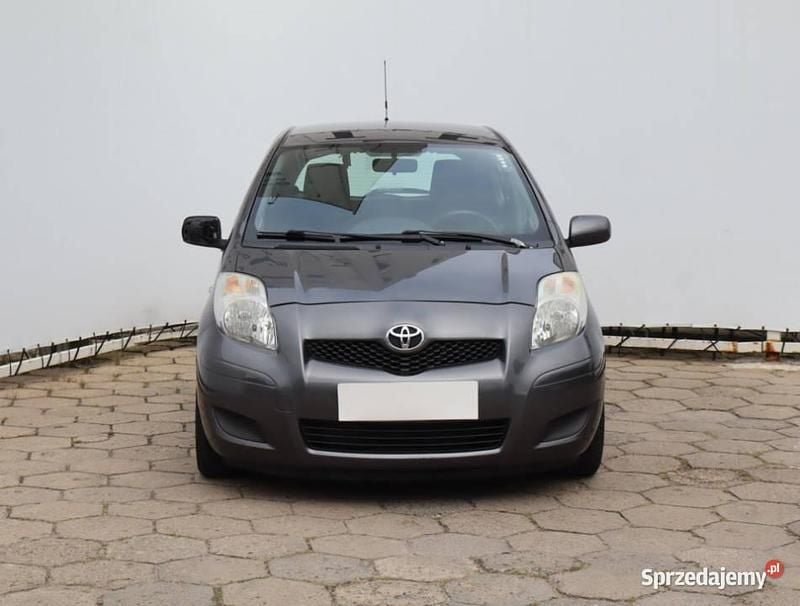 Szary Używany 2009 Toyota Yaris Hatchback | 14 999 zł (Uczciwa cena) - Obraz 1/4