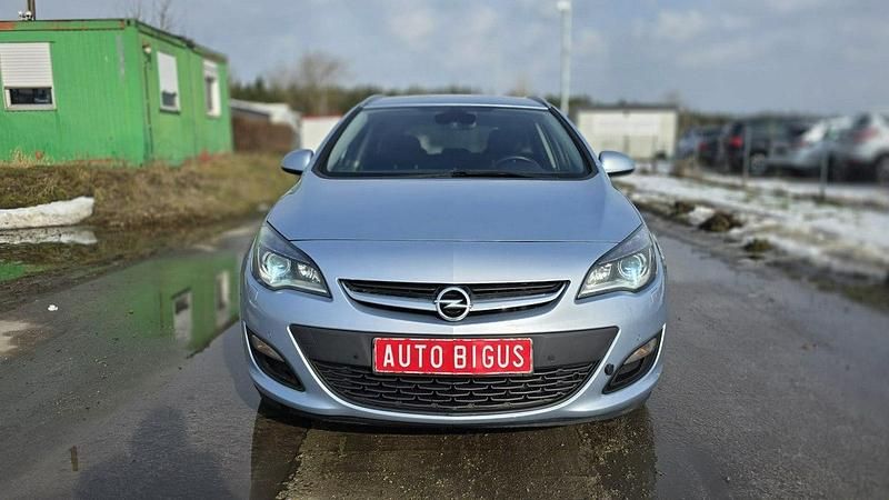 Używany Opel Astra 140 KM (102 kW) 2015 Niebieski jasny (metalik) Kombi