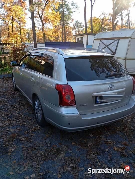 Złoty Używany 2006 Toyota Avensis Kombi | 12 500 zł (Dość drogi) - Obraz 1/4