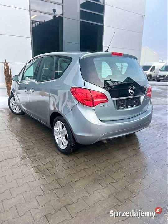 Używany Opel Meriva 2011 Szary Minivan