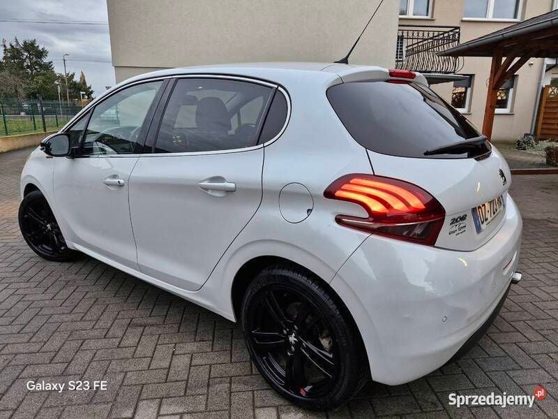 Używany Peugeot 208 2015 Hatchback