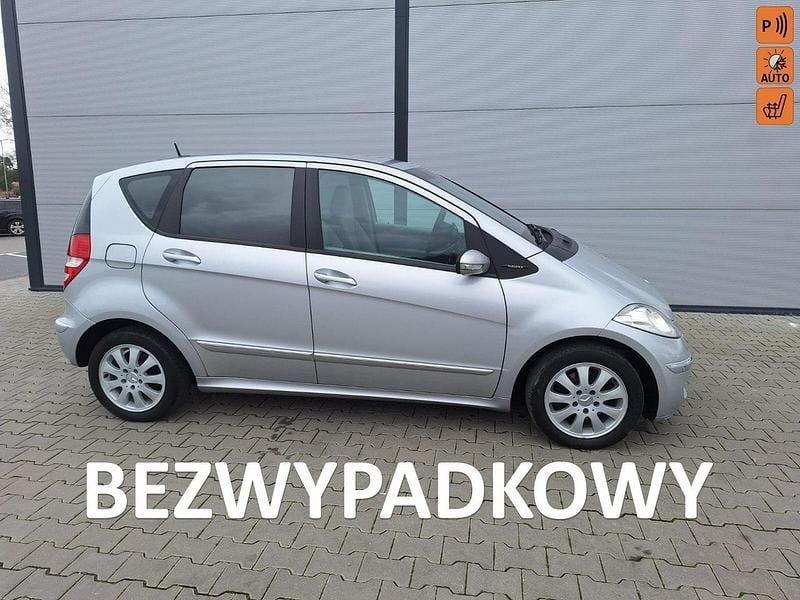 Srebrny (metalik) Używany 2005 Mercedes A150 Hatchback | 13 900 zł (Drogi) - Obraz 1/4