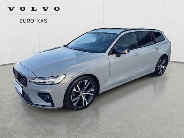 Używany Volvo V60 197 KM (144 kW) 2024 Szary Kombi