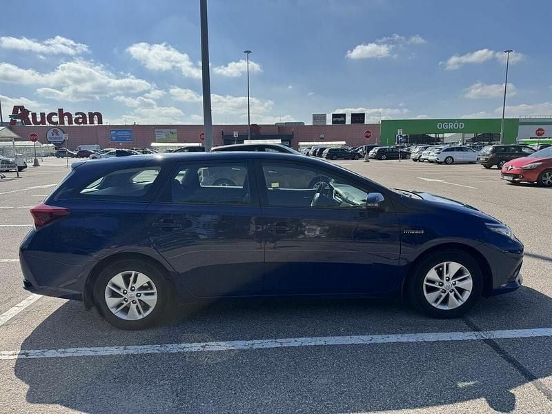 Używany Toyota Auris 136 KM (100 kW) 2017 Niebieski Kombi