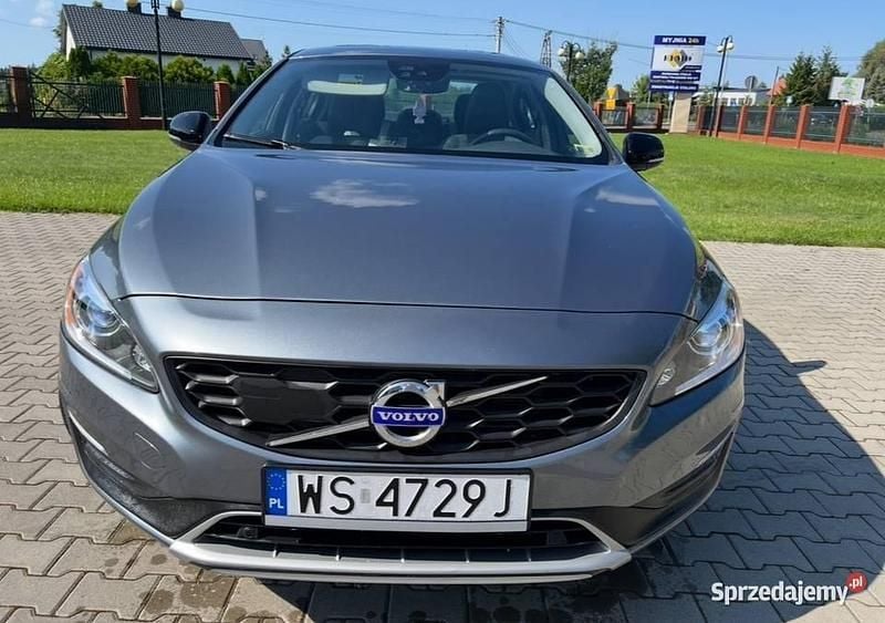 Szary Używany 2016 Volvo S60 CC Platinum Sedan/Limuzyna | 65 000 zł - Obraz 1/4