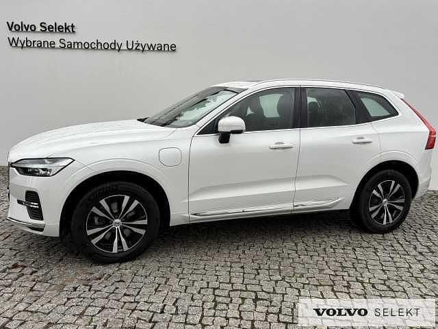 Biały Używany 2022 Volvo XC60 SUV | 159 900 zł - Obraz 1/3