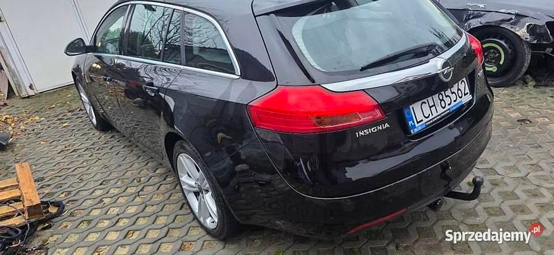 Czarny Używany 2009 Opel Insignia Kombi | 12 700 zł (Uczciwa cena) - Obraz 1/2