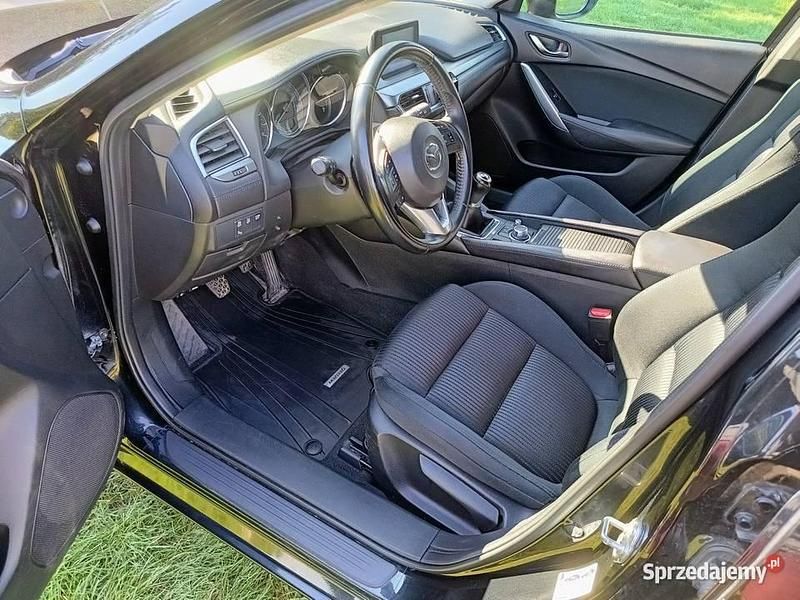 Używany Mazda 6 2015 Czarny Kombi