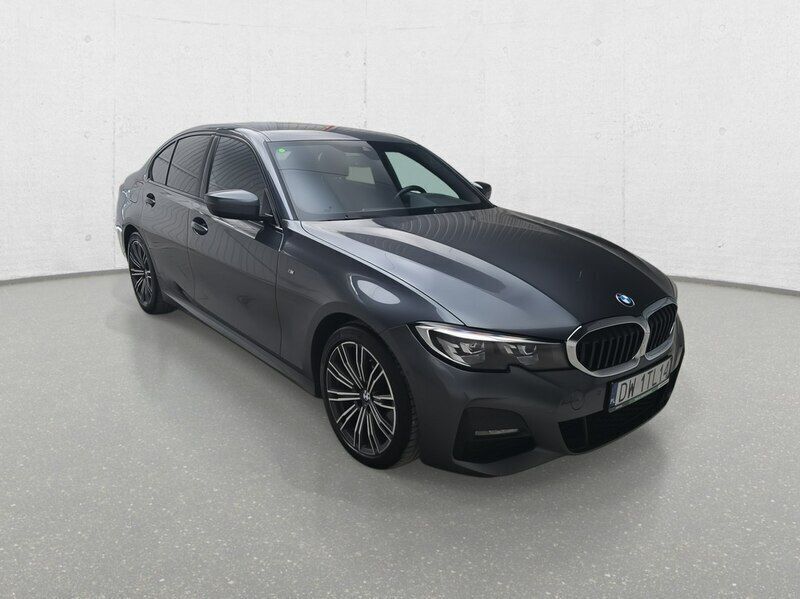 Grafitowy Używany 2022 BMW 320 Sedan/Limuzyna | 88 900 zł - Obraz 1/4