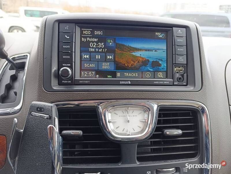 Używany 2016 Chrysler Town & Country | 49 900 zł - Obraz 1/4