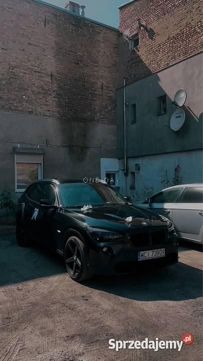 Czarny Używany 2010 BMW X1 SUV | 36 000 zł (Drogi) - Obraz 1/4