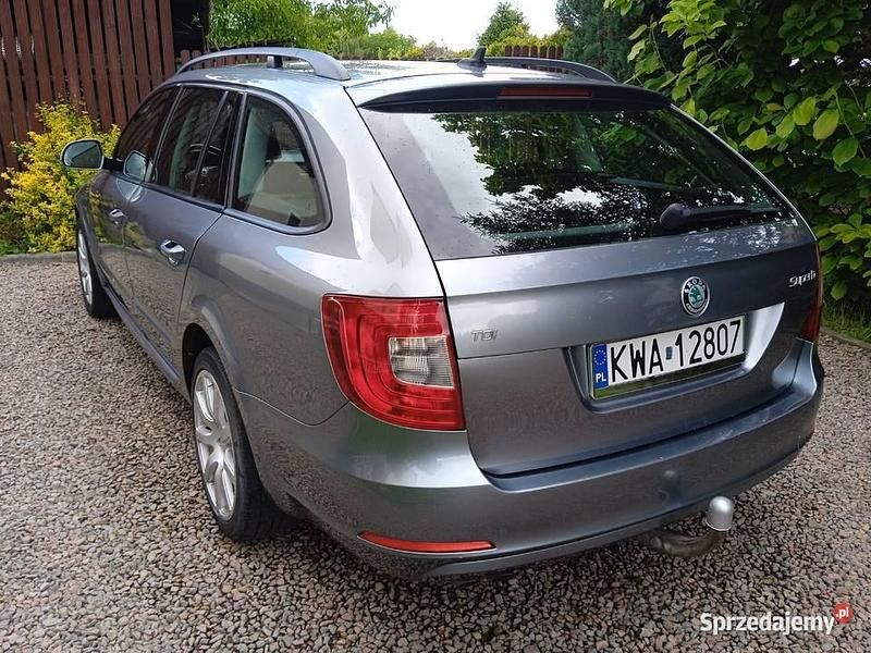 Używany Skoda Superb 105 KM (77 kW) 2011