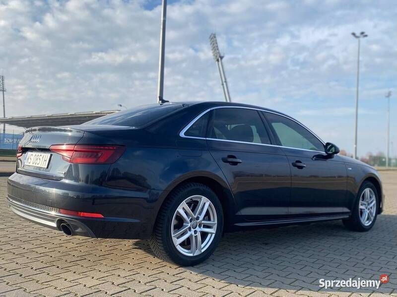 Używany Audi A4 2018 Granatowy Sedan/Limuzyna