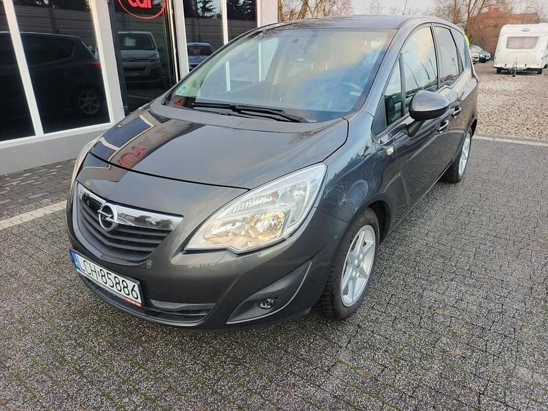 Szary Używany 2012 Opel Meriva Minivan | 22 500 zł (Dość drogi) - Obraz 1/4