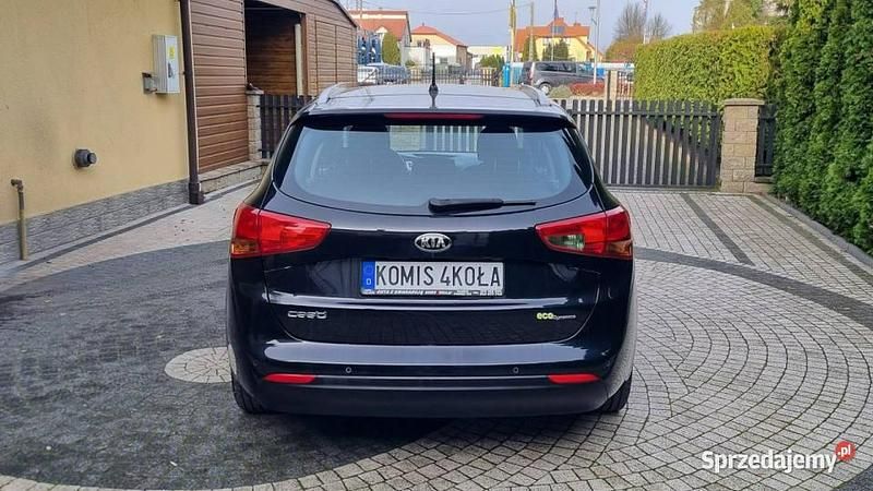 Używany Kia Ceed 128 KM (94 kW) 2013 Czarny (metalik) Hatchback