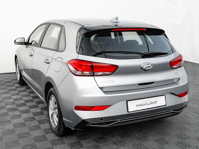 Używany Hyundai i30 120 KM (88 kW) 2022 Srebrny (metalik) Hatchback