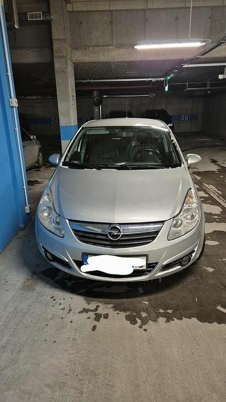 Używany Opel Corsa 2008 Srebrny Sedan/Limuzyna