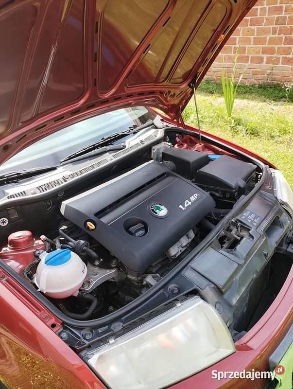 Czerwony Używany 2003 Skoda Fabia Sedan/Limuzyna | 6500 zł (Dość drogi) - Obraz 1/4