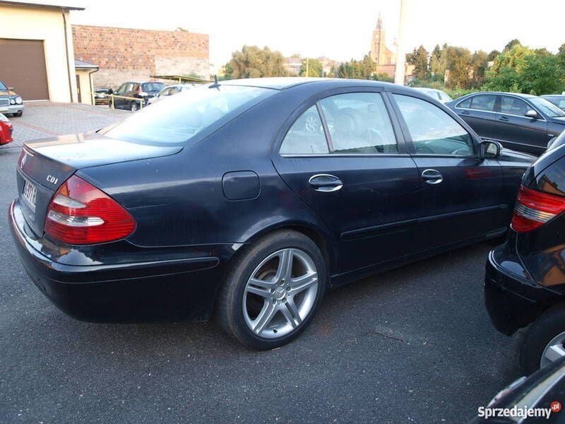 Używany Mercedes A220 Elegance 2005 Granatowy Sedan/Limuzyna