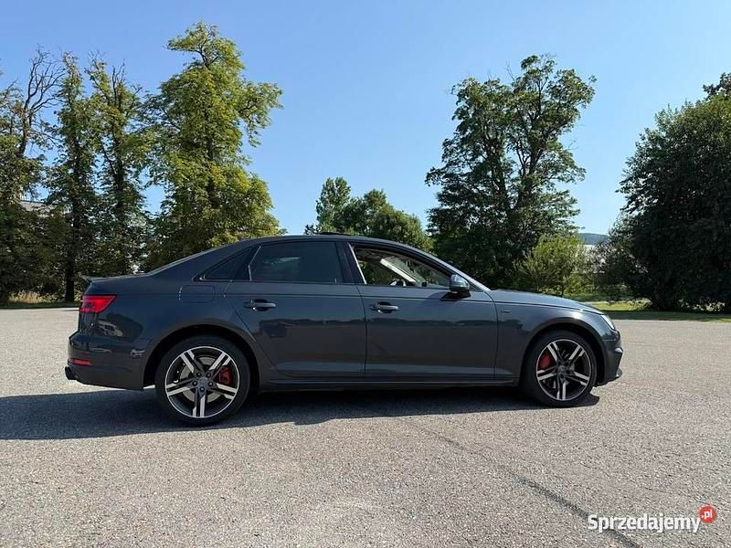 Szary Używany 2016 Audi A4 S-Line Sedan/Limuzyna | 65 500 zł (Dość drogi) - Obraz 1/4