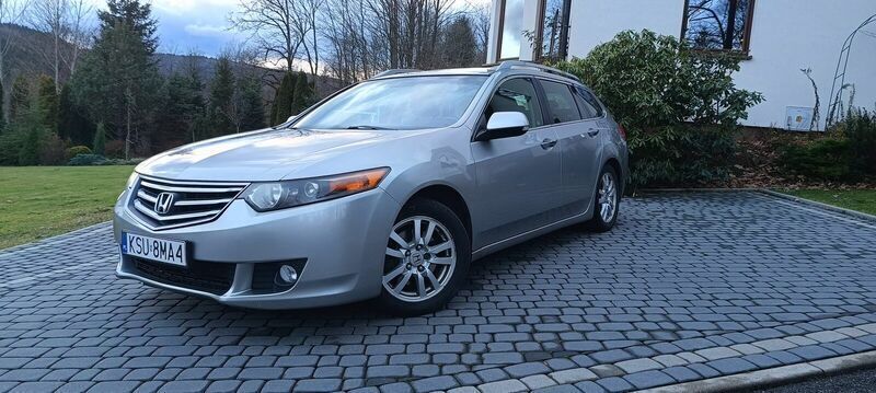 Srebrny Używany 2009 Honda Accord Kombi | 18 000 zł (Uczciwa cena) - Obraz 1/4