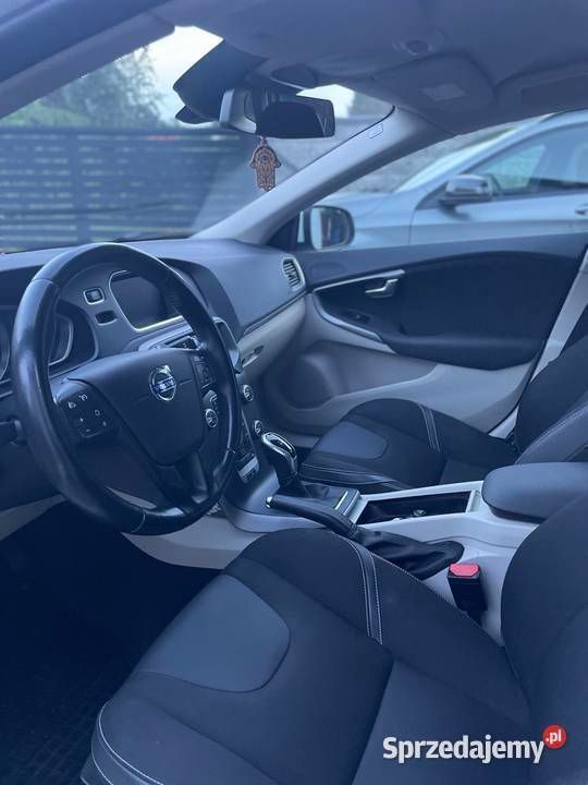 Używany Volvo V40 115 KM (84 kW) 2014 Biały Kombi