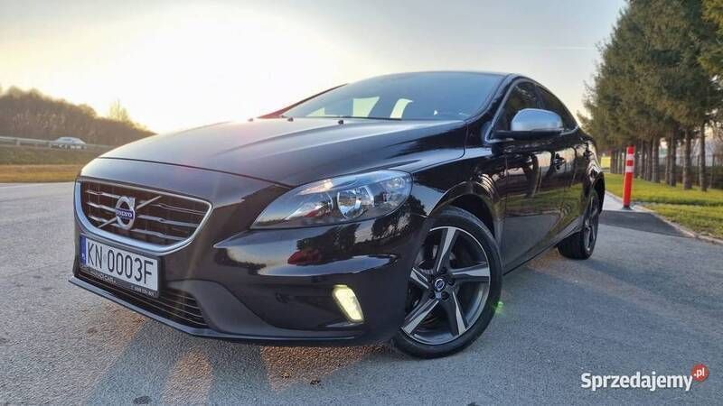 Czarny Używany 2015 Volvo V40 R-Design Kombi | 44 900 zł (Uczciwa cena) - Obraz 1/4