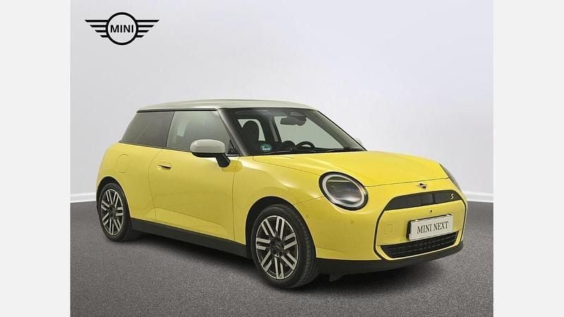 Używany Mini Cooper SE 160 kW (218 KM) 2023 Sunny side yellow Hatchback